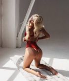 Рената - массаж с интимом от 2300 грн. в час
